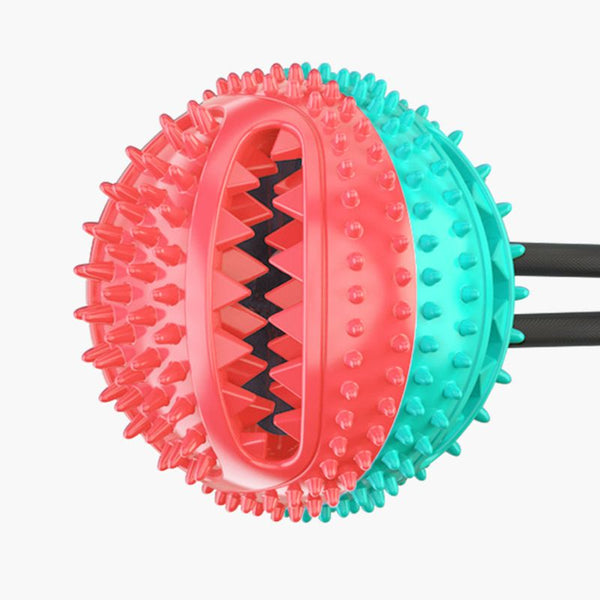 Vue latérale de la balle du jouet à mâcher pour chien avec picots
