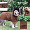 Peignoir pour chien marron - Détails du produit et fermeture.