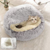 Panier fermé pour chat gris clair avec doublure crème, idéal pour le confort - Toutou Love