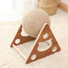 Griffoir chat sisal design en forme de triangle avec boule en corde - Toutou Love