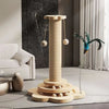 Tour griffoir en sisal design avec base ludique et jouet à plumes dans un intérieur moderne - Toutou Love