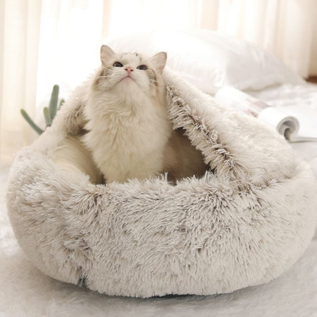 Panier fermé pour chat beige avec ouverture large, parfait pour les moments de repos - Toutou Love