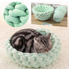 Panier original pour chat vert pastel avec vue zoomée sur la texture douce - Toutou Love