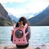 Sac à dos pour chat rose en randonnée face à un lac de montagne - Toutou Love